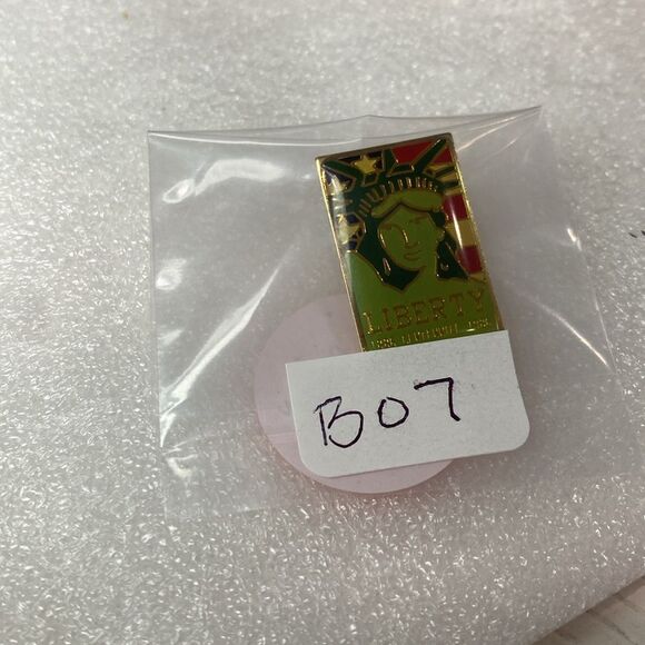 Vintage Liberty Gold and Green Enamel Pin Lady Liberty Pin - Picture 5 of 5